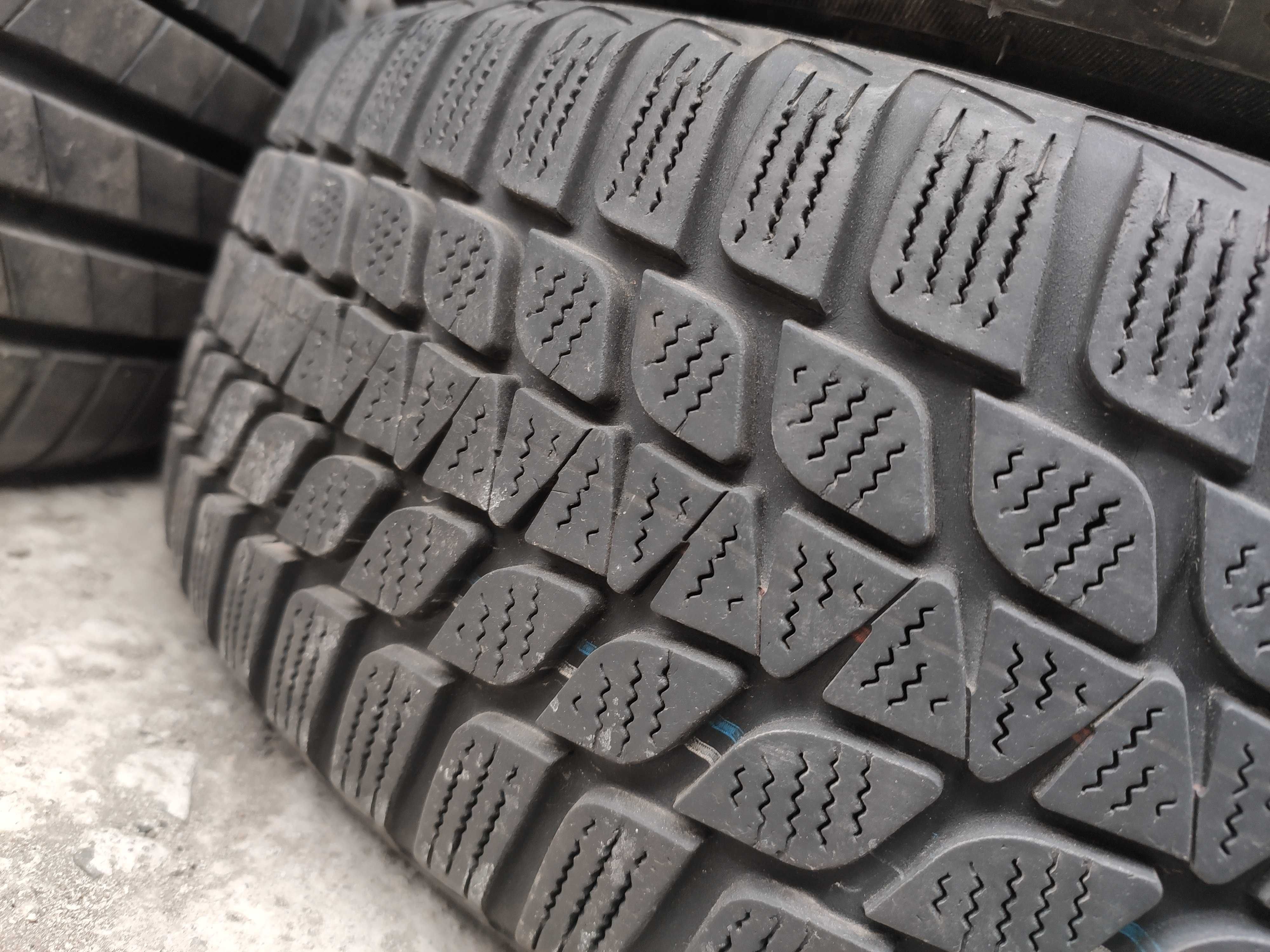 4бр Зимни гуми 165 60 14 - Bridgestone