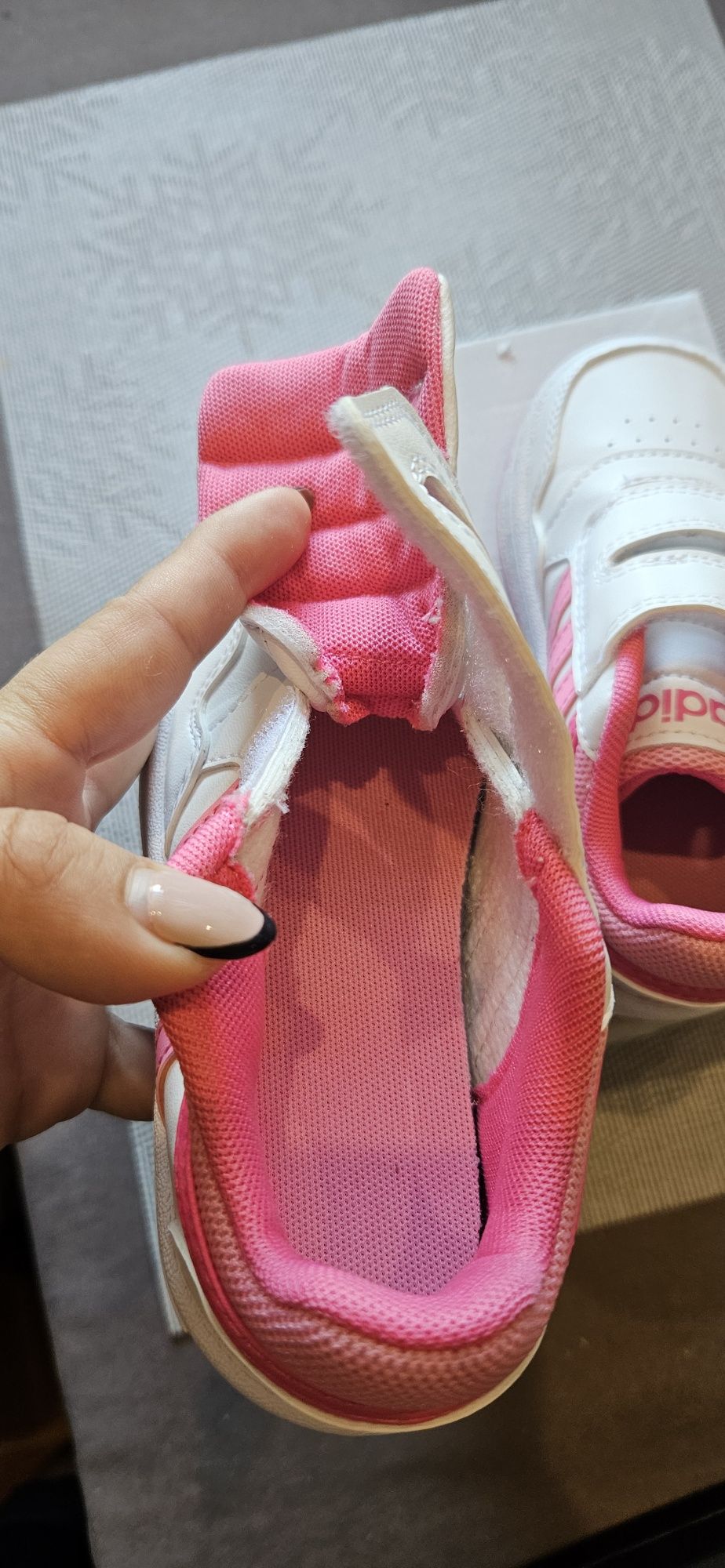 Кецове Adidas за момиче 24