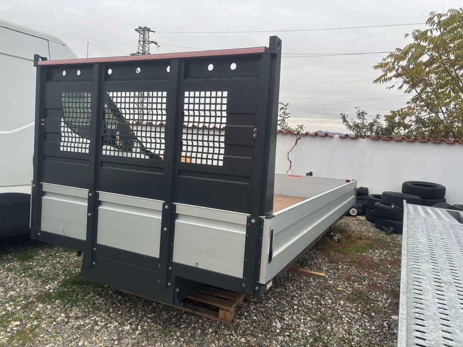 2 ЧИСТО НОВИ каросерии 3.50м за iveco daily след 2006г