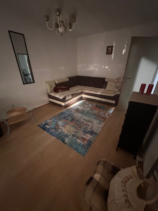 Închiriez apartament cu o cameră