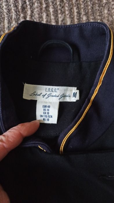 Sacou negru cu albastru închis