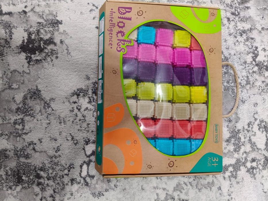 Продам детские кубики новые