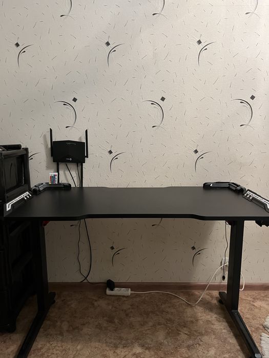 Продам Игровой Стол 120х60x73 см