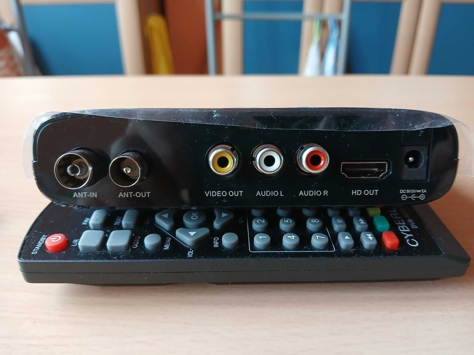 Декодер CYBERLIFE DVB-1017