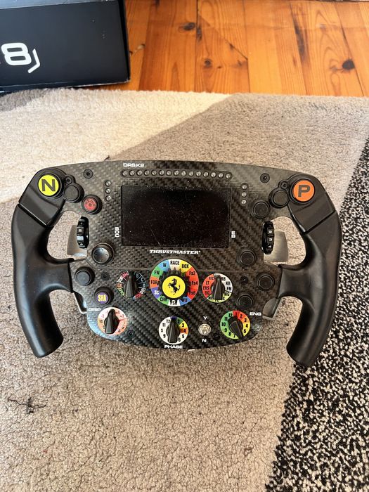 Продавам Thrustmaster T818 + Педали + 2 Волана + Desk Mount Kit