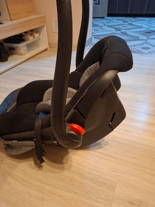 Scoică auto utilizata cu mâner reglabil