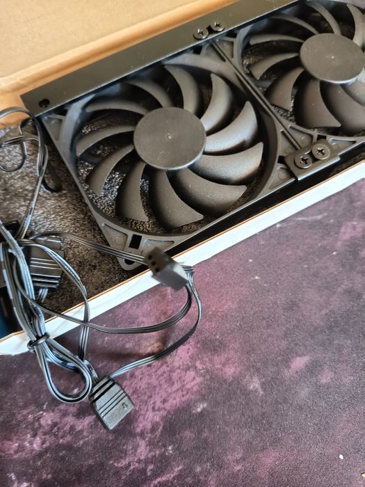 Ventilator triplu pentru placa video, Cooler CPU Aigo lumini RGB