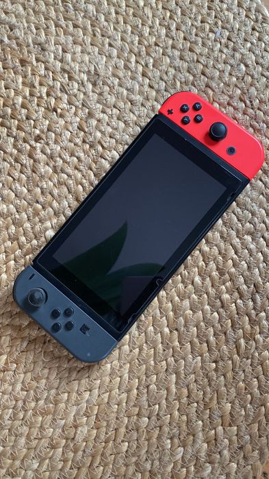 Nintendo Switch folosit rar