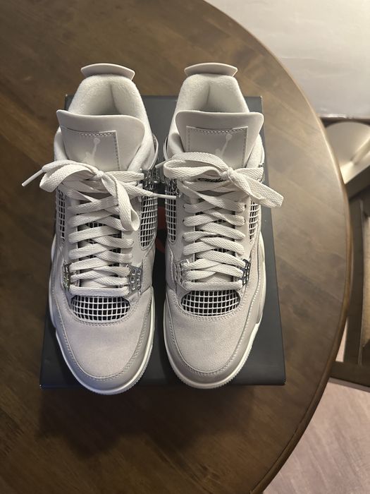 Jordan 4 Frozen Moments