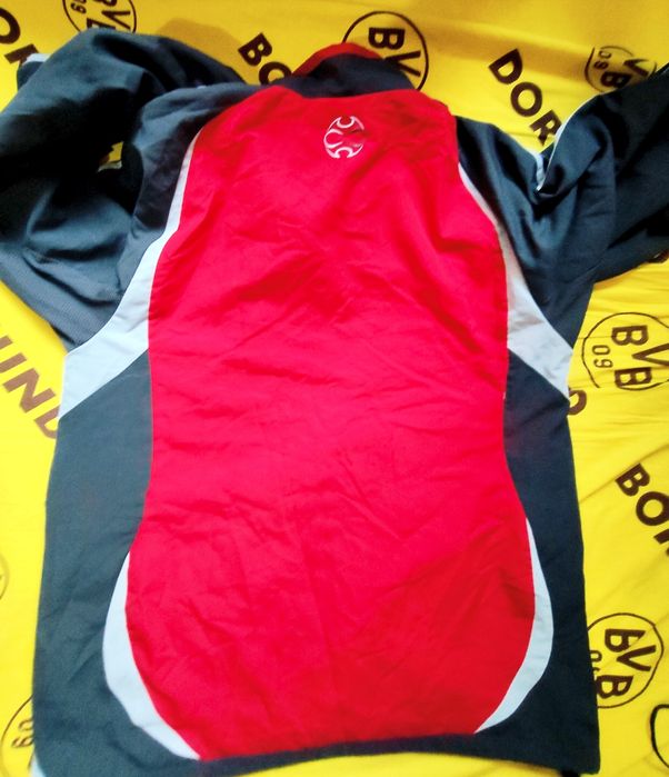 Bluză Adidas unisex.