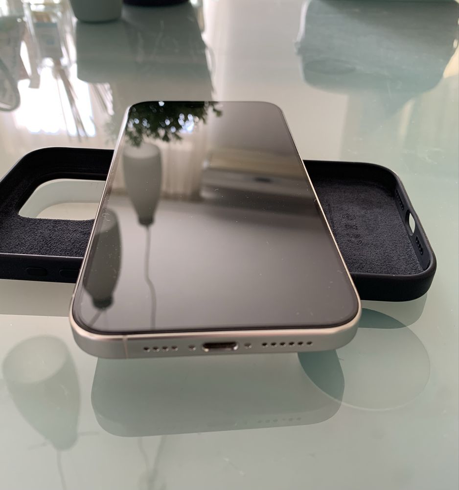 Продавам iPhone 15 pro max 512GB