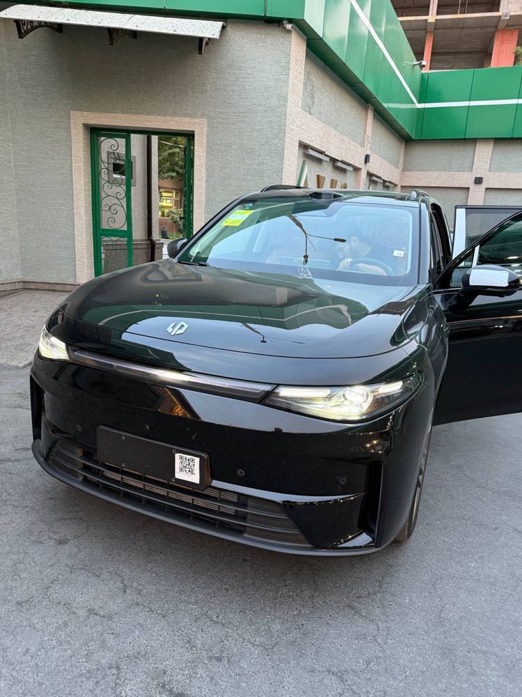 Leapmotor yangi c16 gibrit lidarli