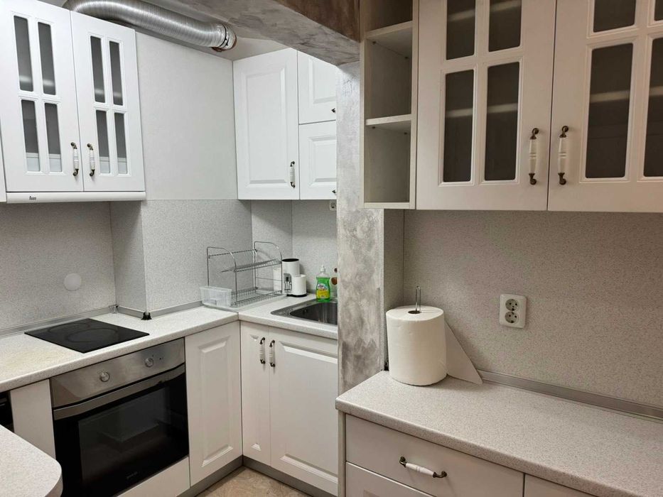 Дава се под наем Тристаен апартамент в Бургас, Възраждане - 70 кв.м за 750 € - Снимка #3