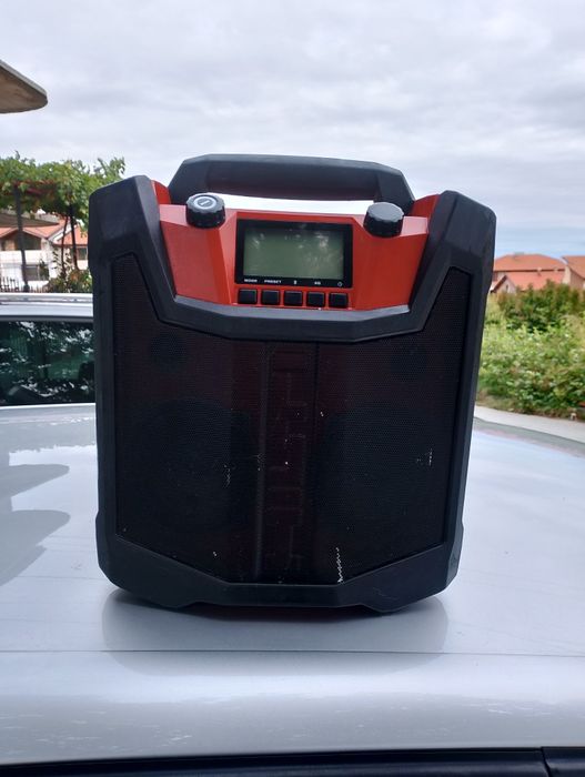 Радио R 6-22 на работната площадка-Nuron
Безкабелно радио R 6-22
Радио