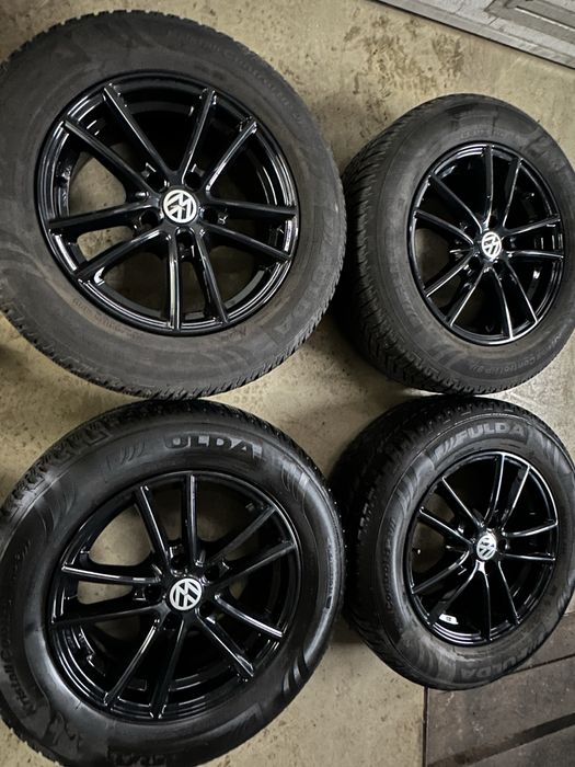 Set jante aliaj pe 16 Vw Tiguan cu cauciucuri iarna aproape noi 215/65