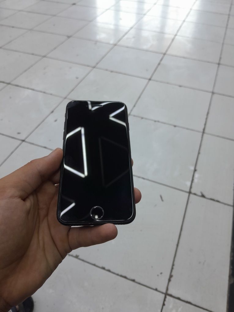 IPhone 7 128talik
