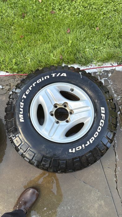Cauciuc Bfgoodrich mud terrain + jante toyota land cruiser 70