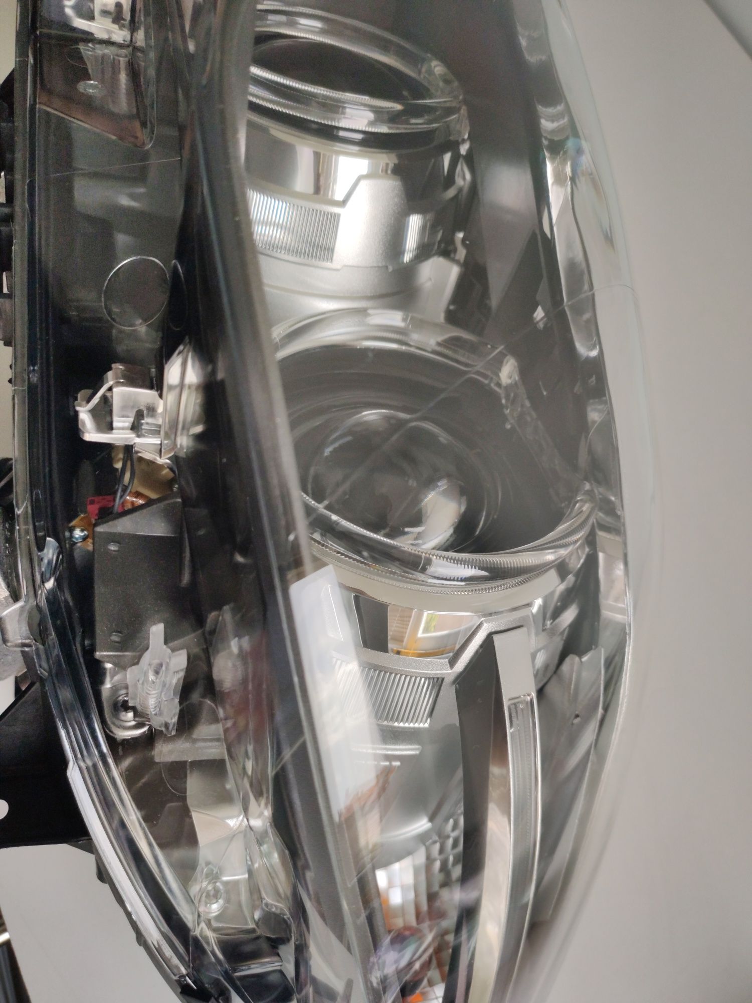 Пълен комплект фарове за BMW F10,F11 LCI ФЕЙСЛИФТ КСЕНОН