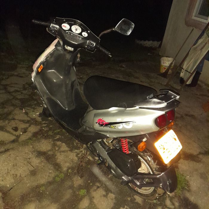 Vând scuter sym 50cc 2t perfect funcțional cu acte