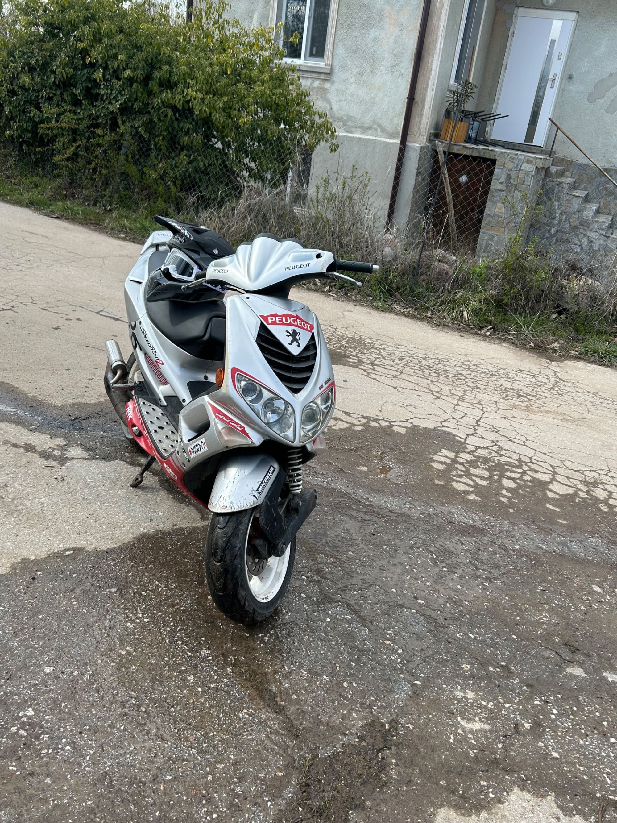 Pegeot speedfight 2