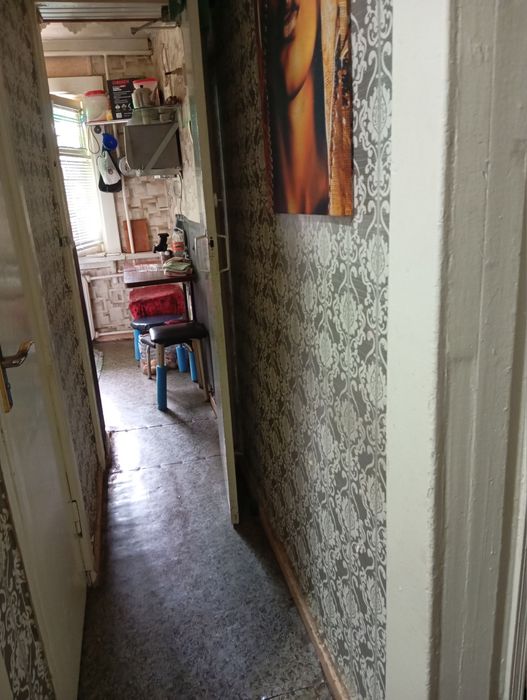 2х комнатная Кадышева. Конечка.Второй этаж. Очень срочно продается.