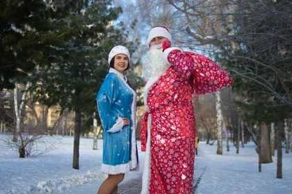 Дед Мороз / Снегурочка костюмы с доставкой