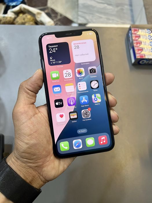 iPhone 11 Pro Max 256GB LL/A телефон в хорошем состоянии.