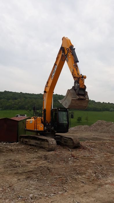 inchiriere excavator, excavator pe senile, sapaturi, excavari
