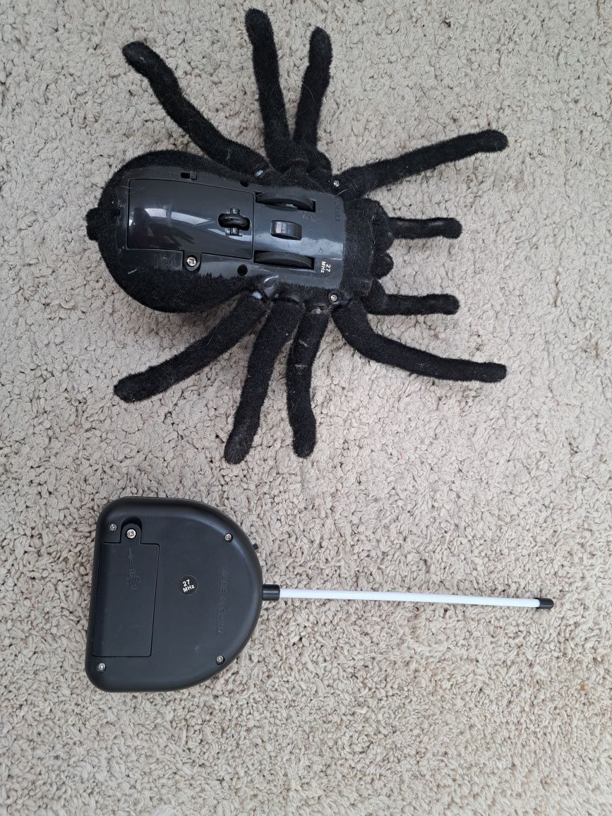 Tarantula de jucarie