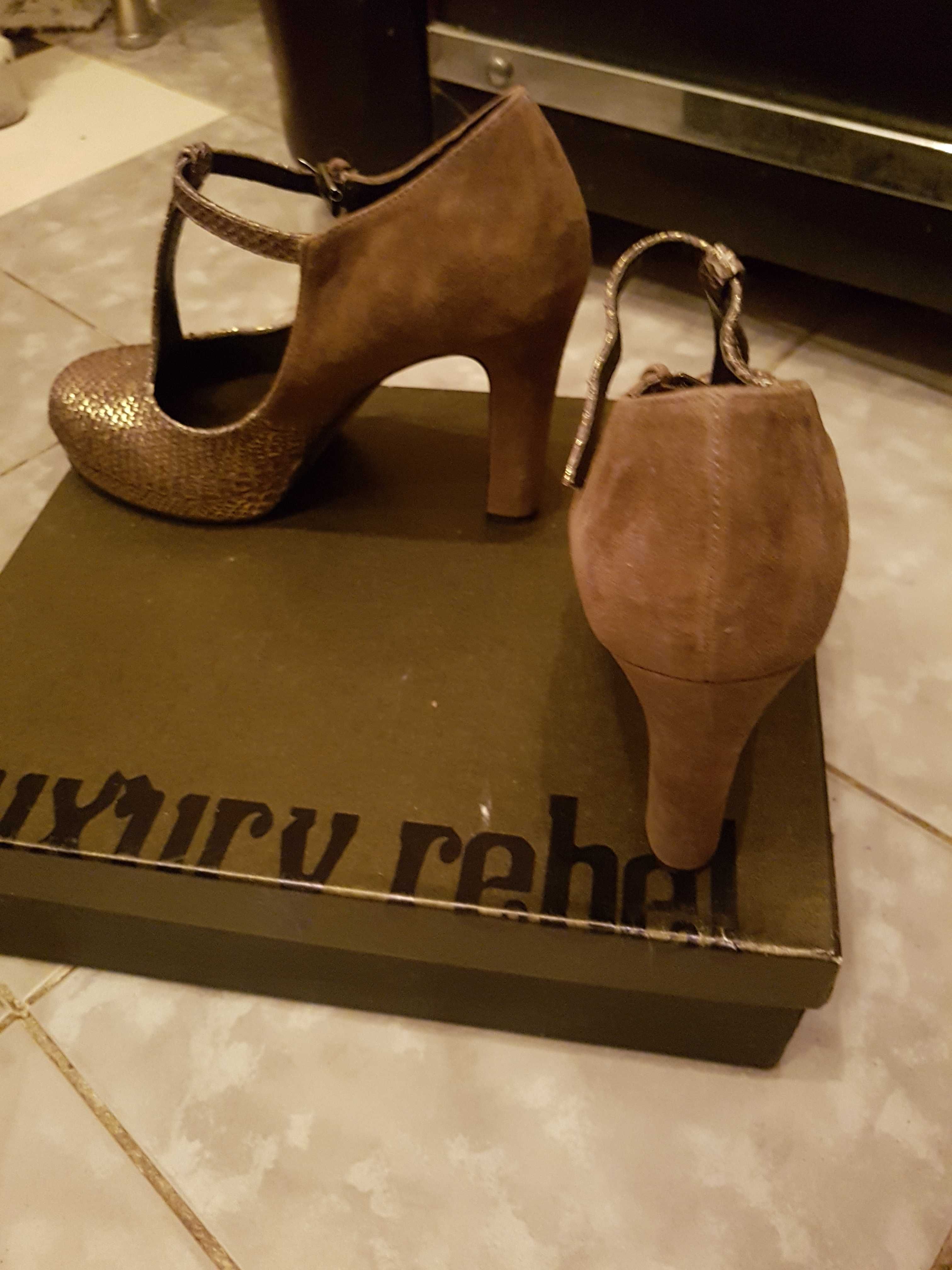 Pantofi marca Luxury Rebel piele intoarsa masura 40