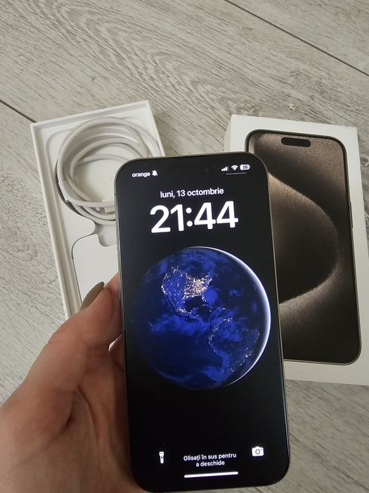 Vând iPhone 15Pro 1TB Natural Titanium