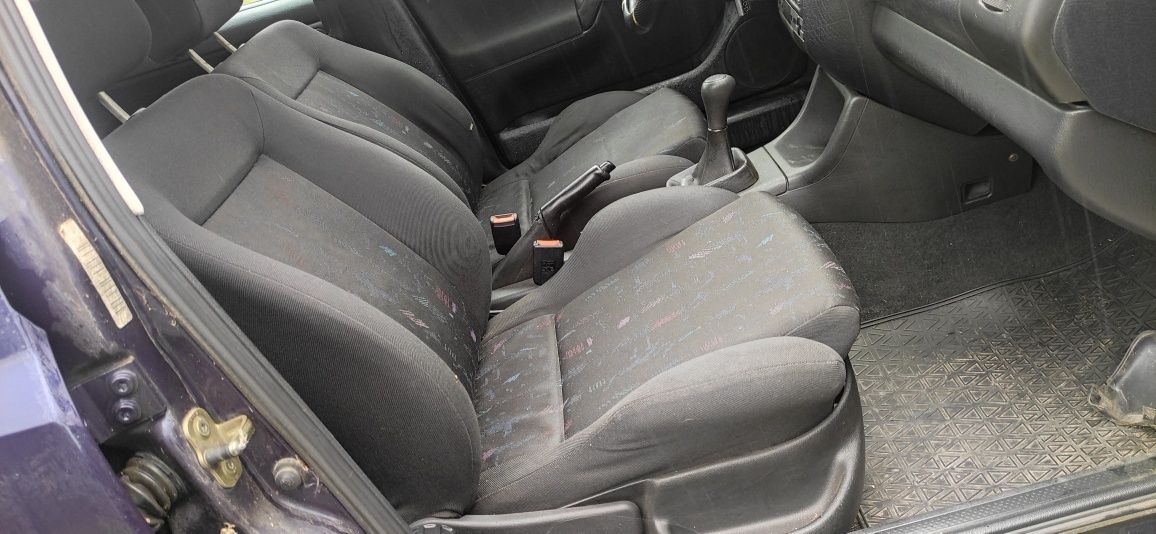 VW Golf 3 1.6 101 коня на части