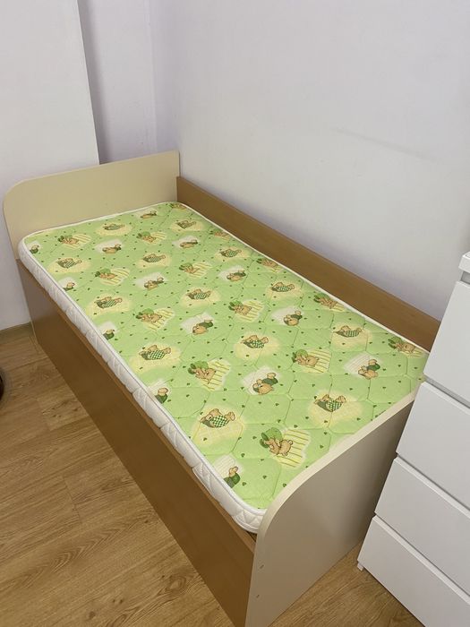Детско легло с матрак 142х72 см