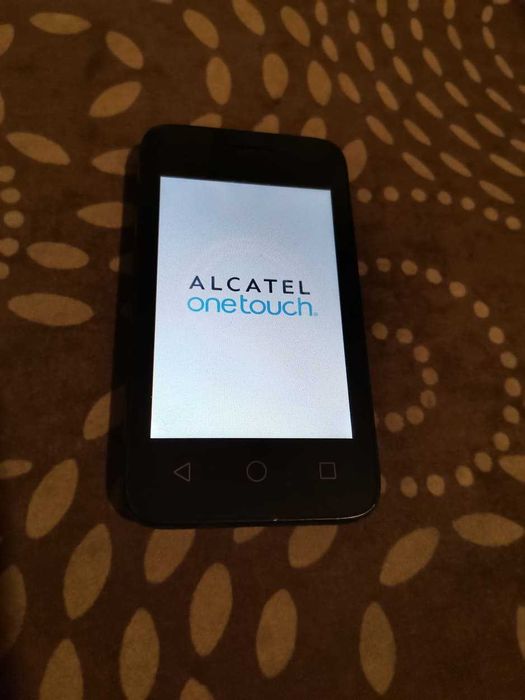 Телефон Alcatel Onetouch Pixi 3