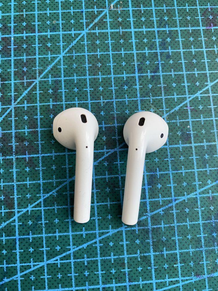 Наушники Apple AirPods 2 with Lightning белый