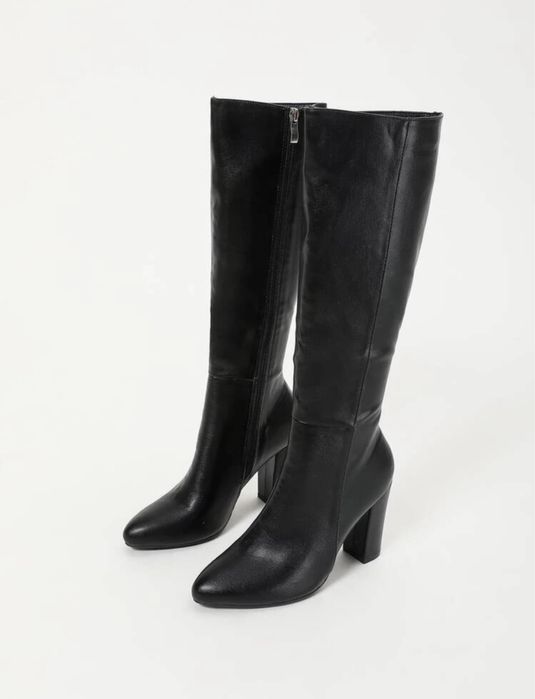 Черни ботуши на ток