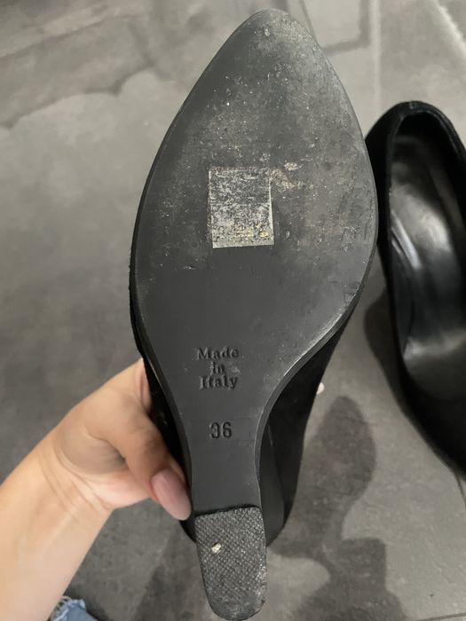 Pantofi cu toc mediu