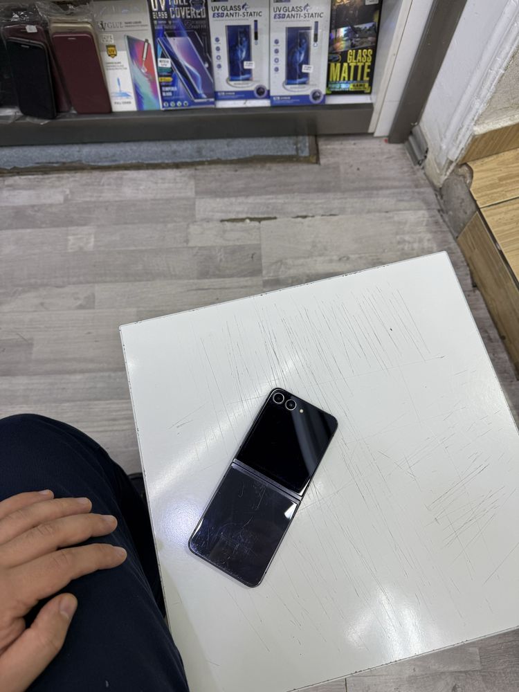 Galaxy Z Flip 5 256GB  8GB
