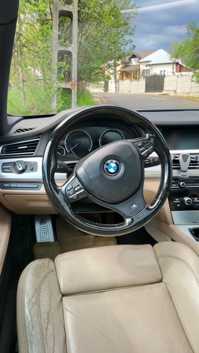 Vand/ Schimb Bmw 740 xdrive 2 butoane M pachet