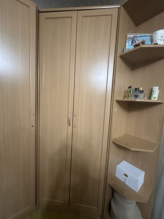 Шкаф угловой Срочно