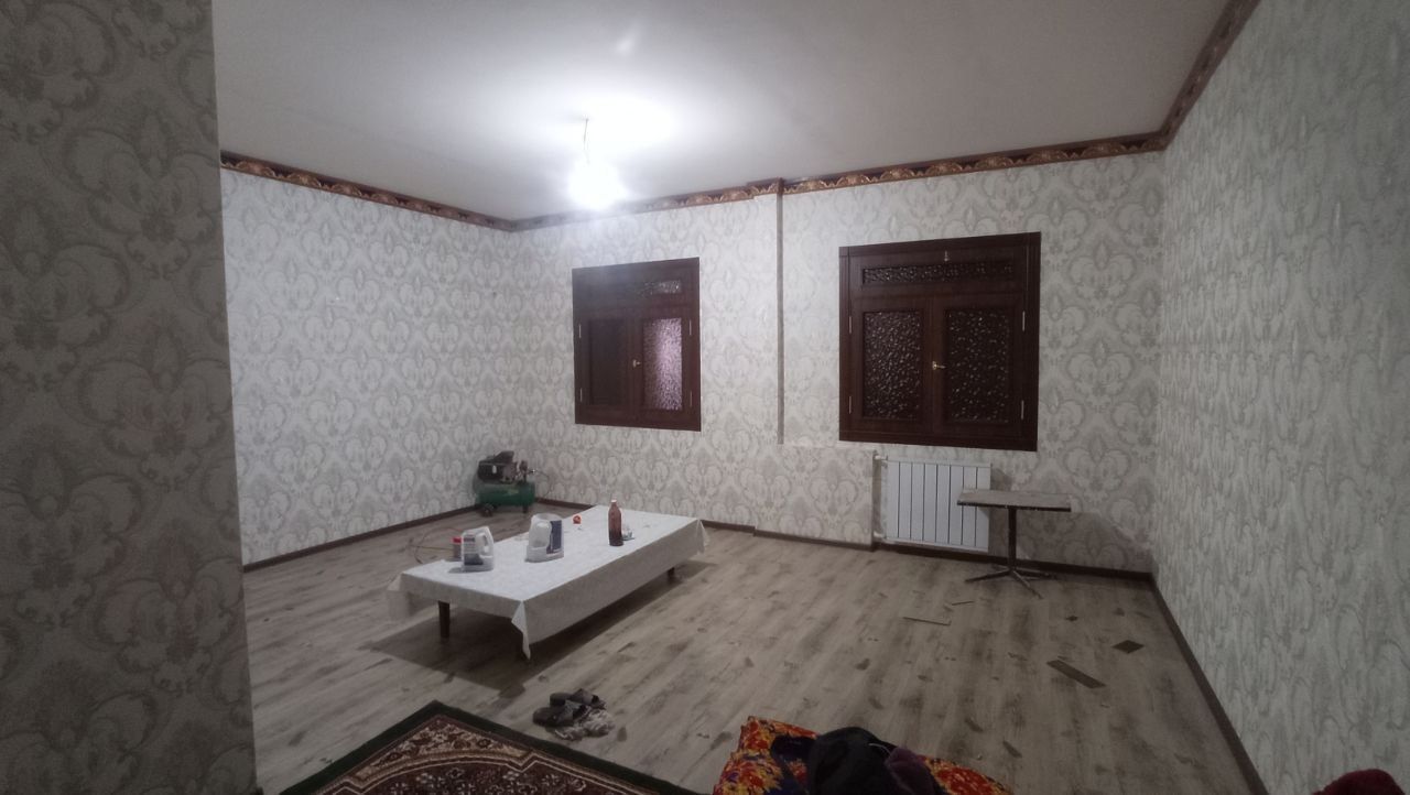 3/3/5. Уй сотилади 2 хонали 3 хона килинган тамирланган, шахар маркази