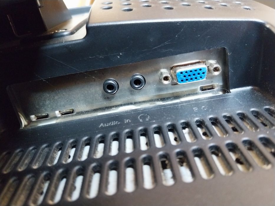 [IT] [VGA] [60 Hz] Monitor Belinea