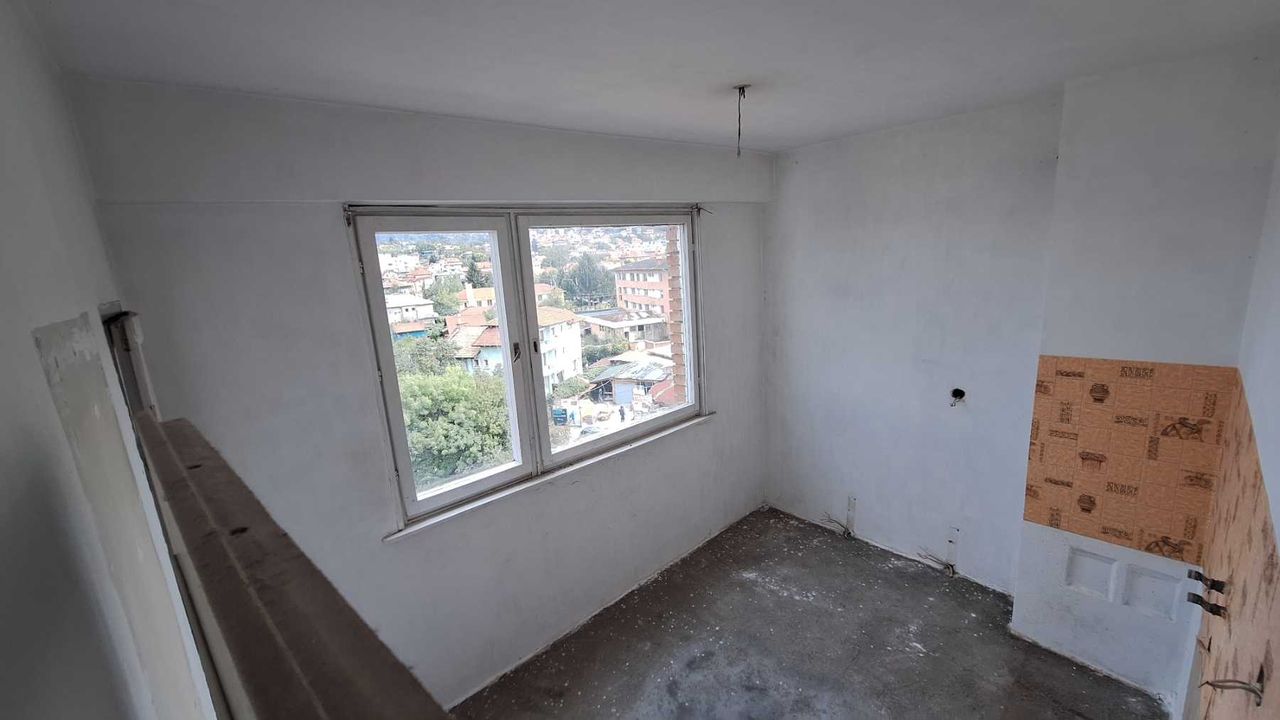 Продава се Тристаен апартамент в Кюстендил, Център - 73 кв.м за 688 €/кв.м - Снимка #16