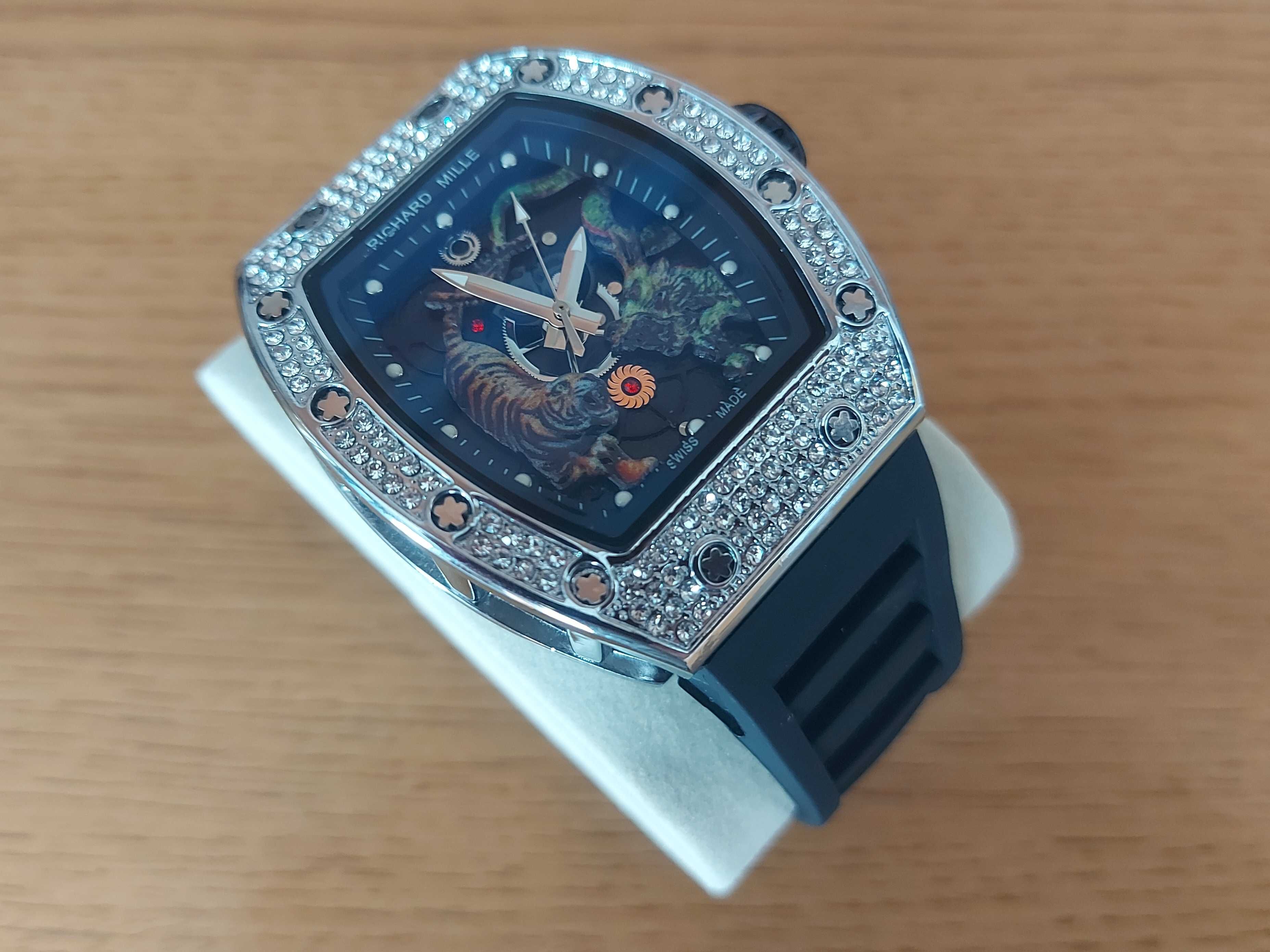 ЧИСТО НОВ ! Мъжки часовник "Richard Mille" (Tiger & Dragon)