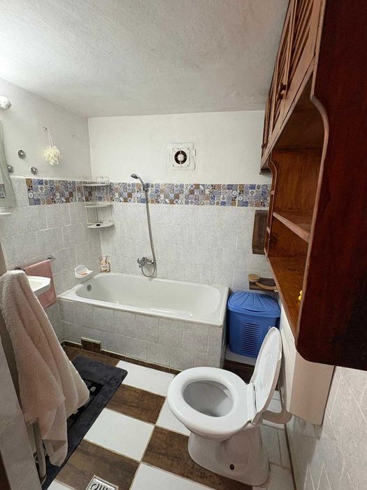 Vand casa sau schimb cu apartament in Alexandria sau Bucuresti