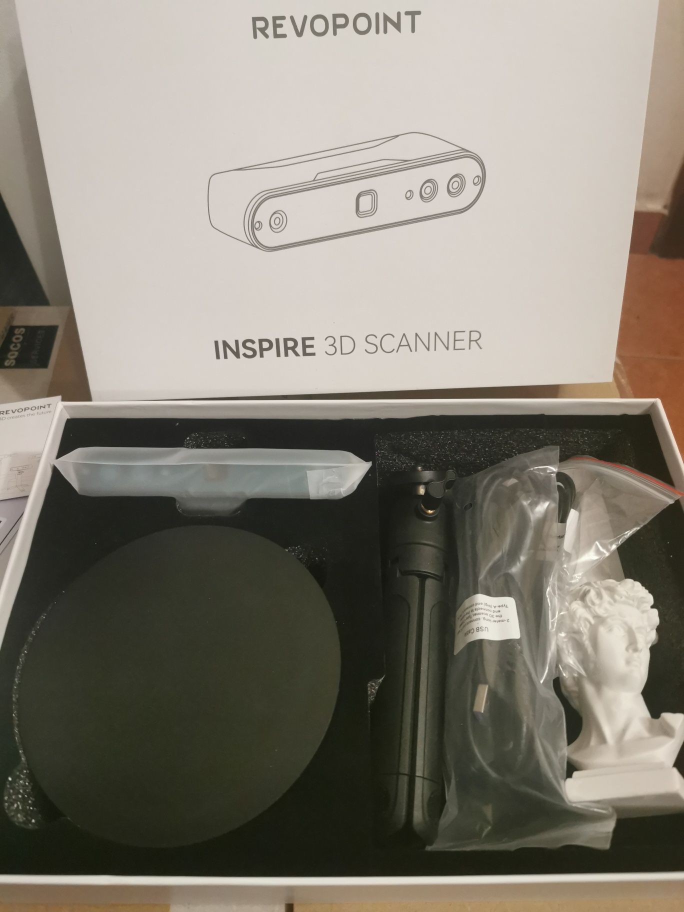 Scanner 3D portabil Revopoint INSPIRE, stabilizator cu 9 axe