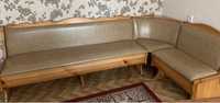 Угловой кухонный диванчик