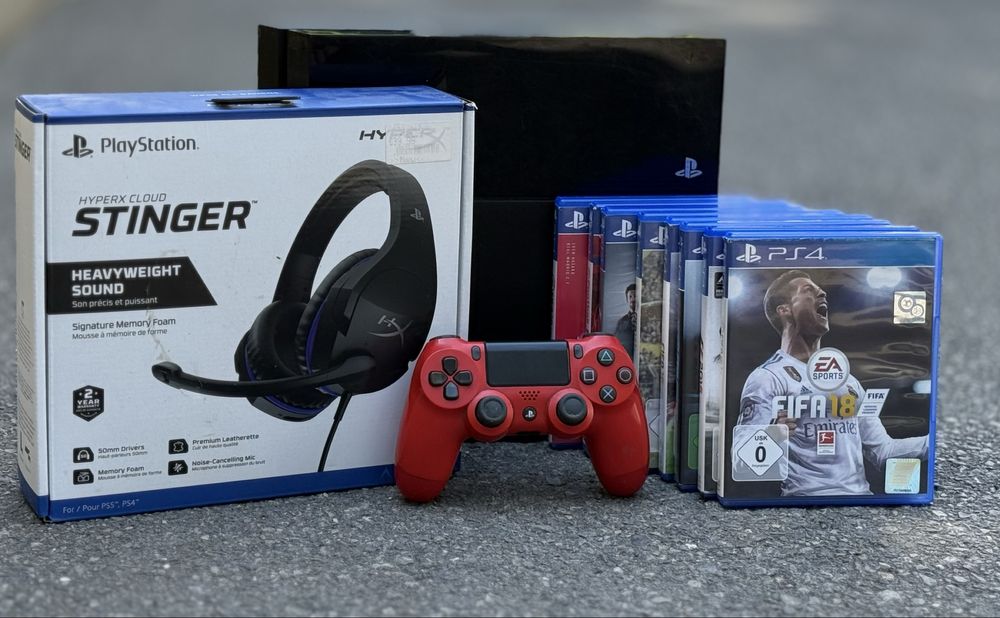 Sony PlayStation 4, 500GB, с 8 игри, джойстик и оригинални слушалки