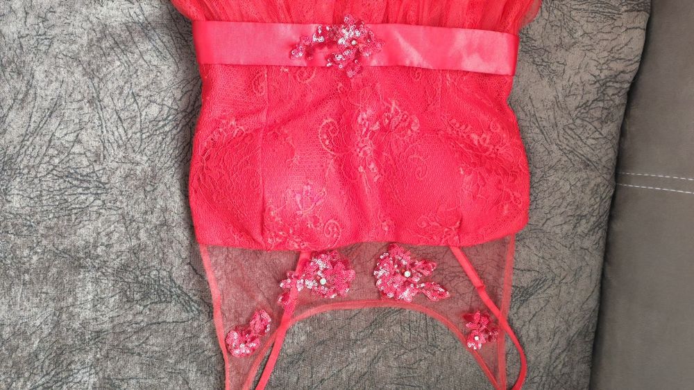 Рокля червена Л размер