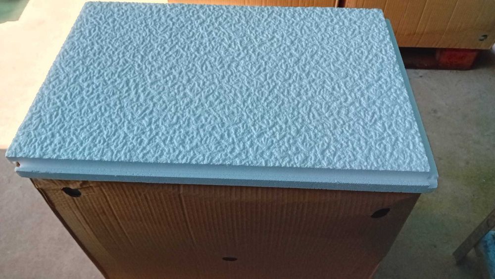 Panele tavan cu model  circa 90 metri patrati